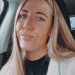 Meet your Posher, Courtney